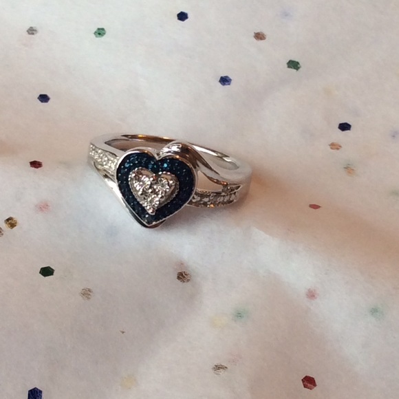 ON HOLD - Kay Jewelers Diamond Ring - Picture 2 of 4