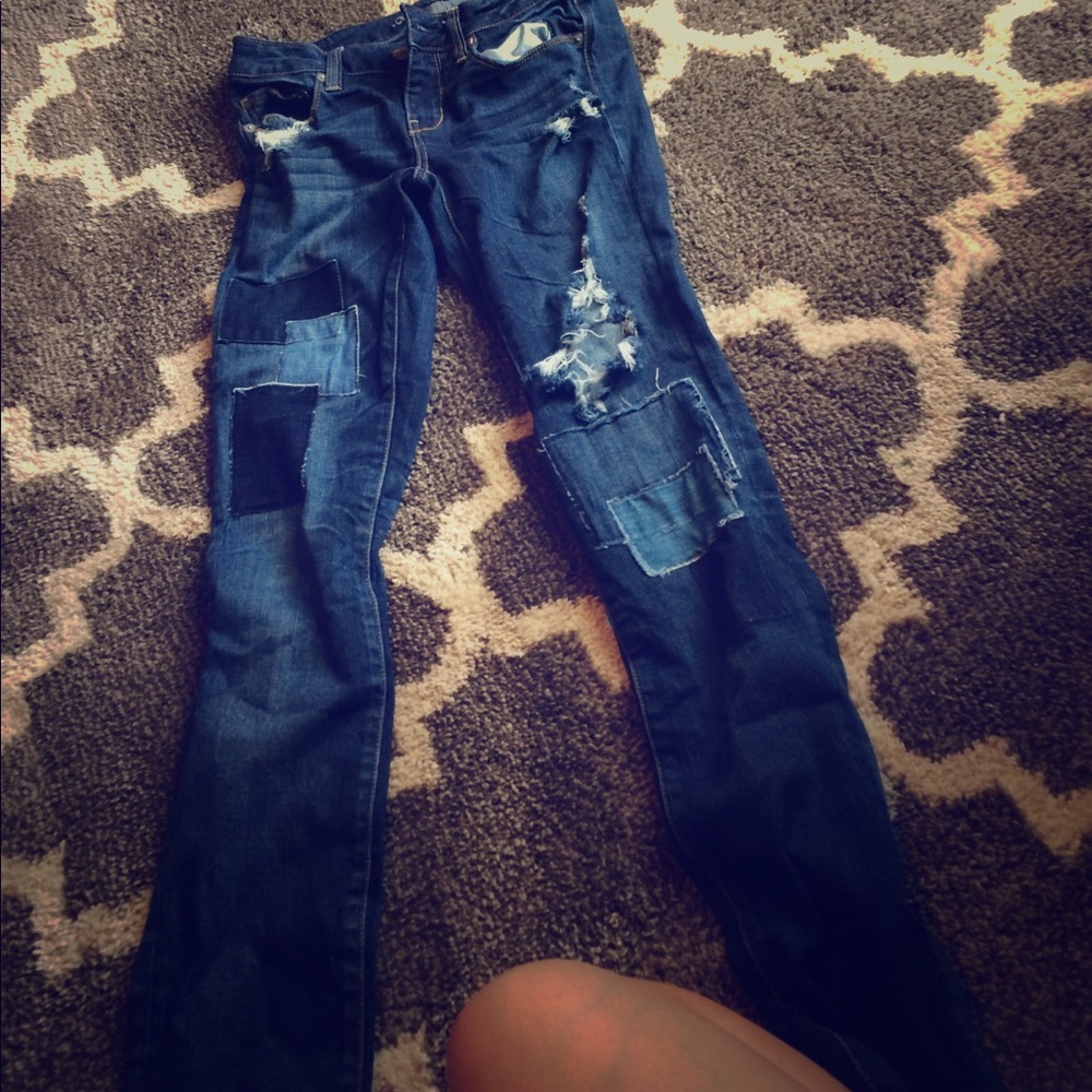 American Eagle distressed jeans