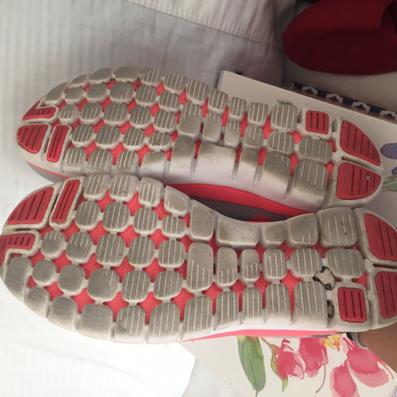 NIKE Running Shoes - Picture 5 of 5