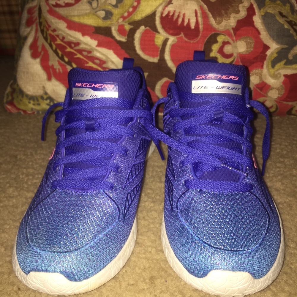 Sketchers sneakers