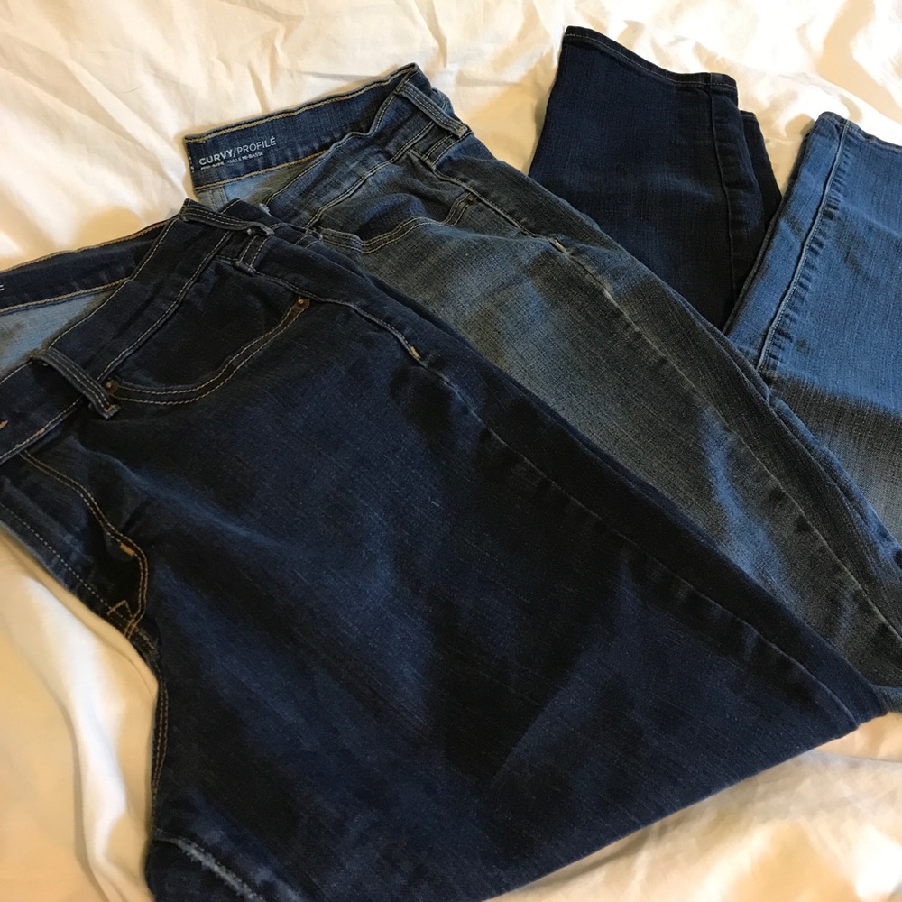 Old Navy set of two skinny jeans!