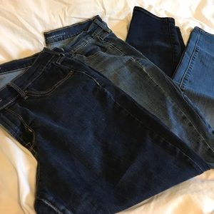 Old Navy set of two skinny jeans!