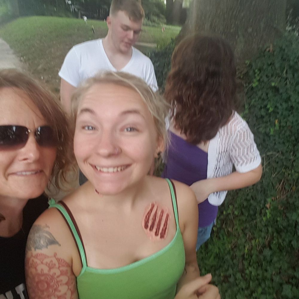 Meet your Posher, Carrie