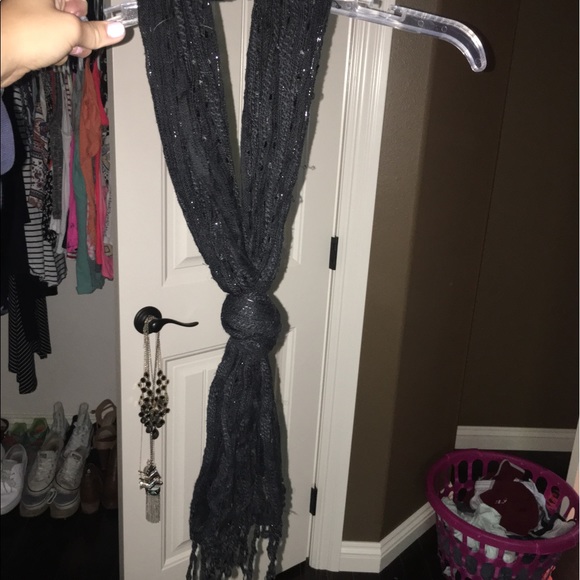 Scarf - Picture 1 of 2