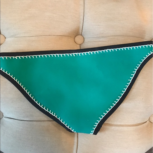 Triangl two piece authentic bikini - Picture 5 of 8