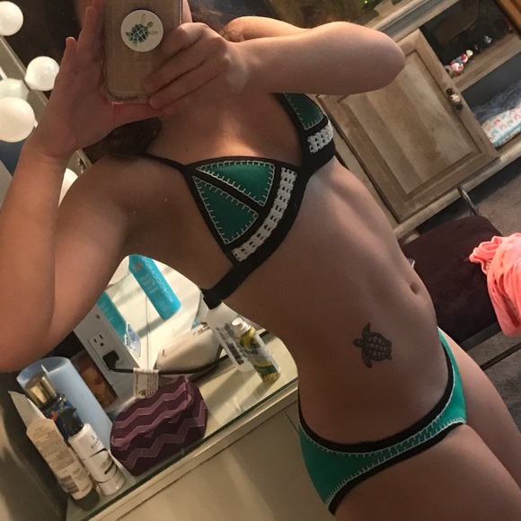 Triangl two piece authentic bikini - Picture 7 of 8