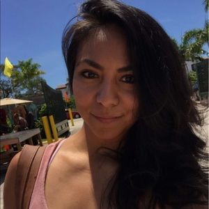 Meet your Posher, Gloria