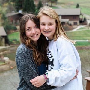 Meet your Posher, Abbey