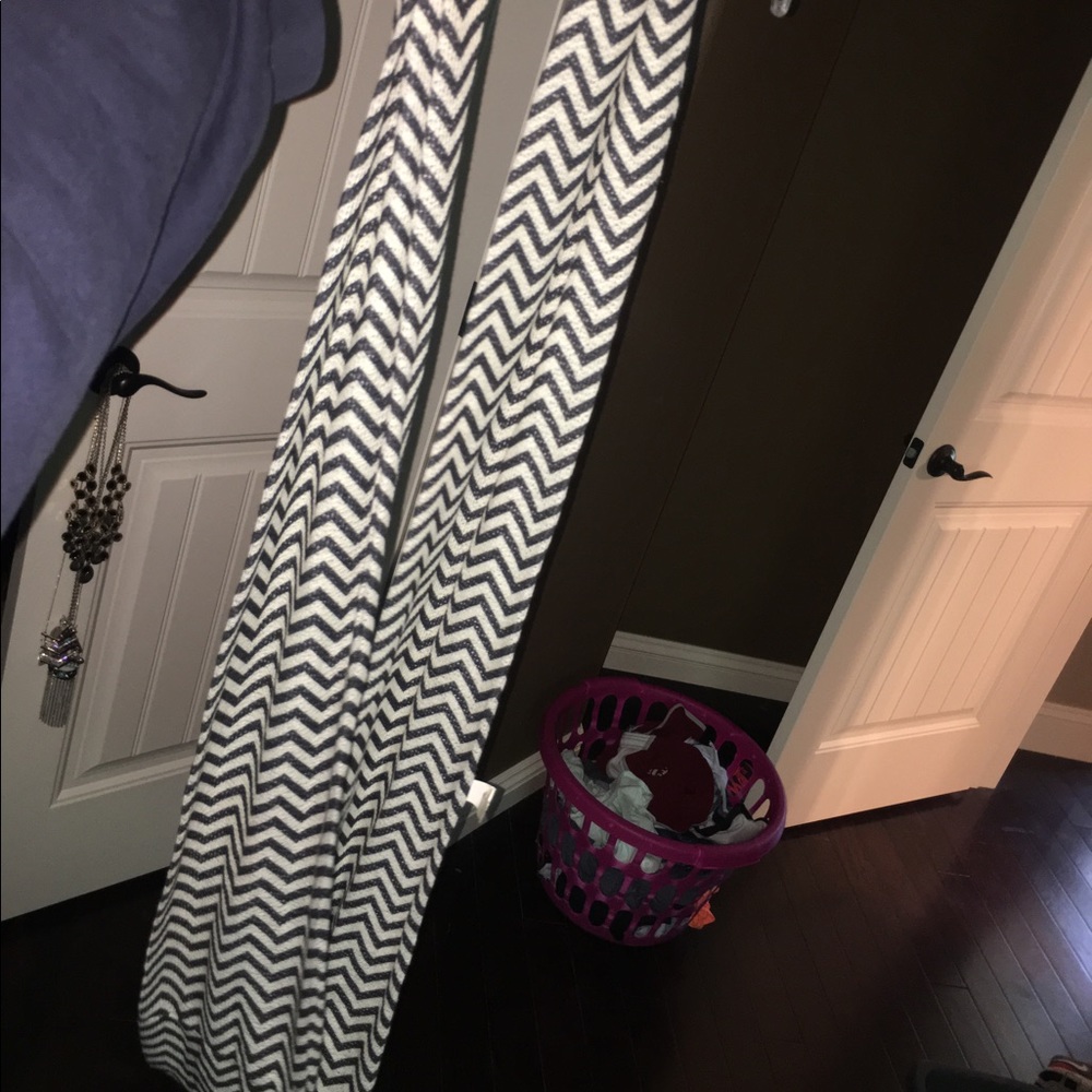 Scarf - Picture 2 of 2
