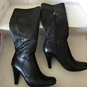 Guess black leather boots - Size 8