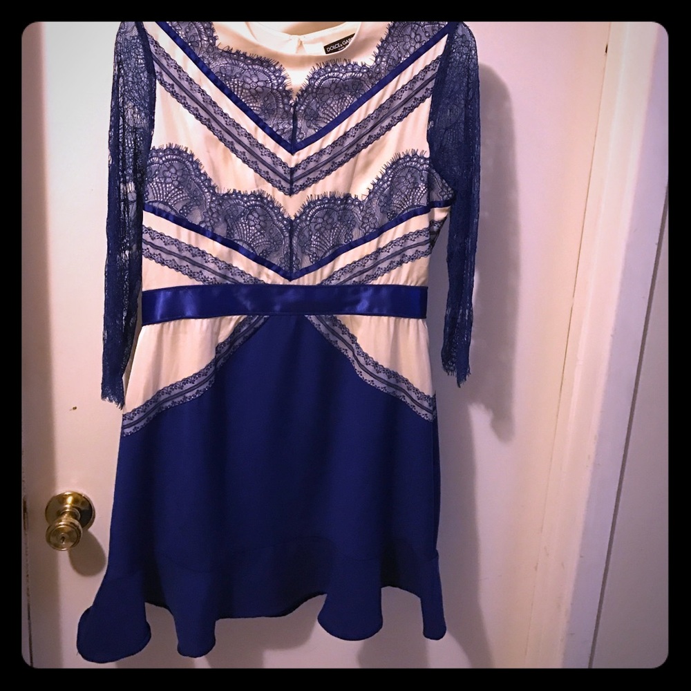 Designer-inspired-trimmed lace dress. Sz M