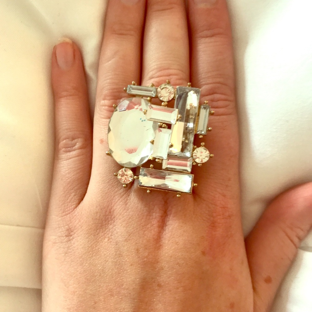 Stretch ring with chunky stones