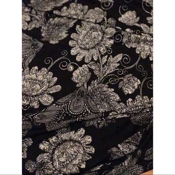 Gorgeous Paisley Print Bell Bottom Flares - Picture 7 of 7