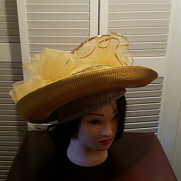 Jazzy Gold Summer Hat - Picture 6 of 7