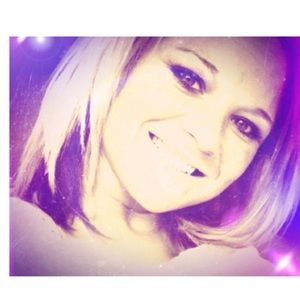 Meet your Posher, Laura