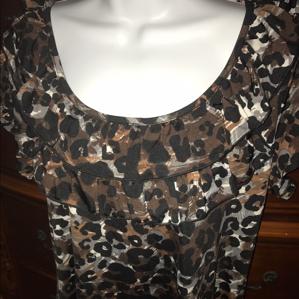 Leopard Ruffle Top - Picture 2 of 4