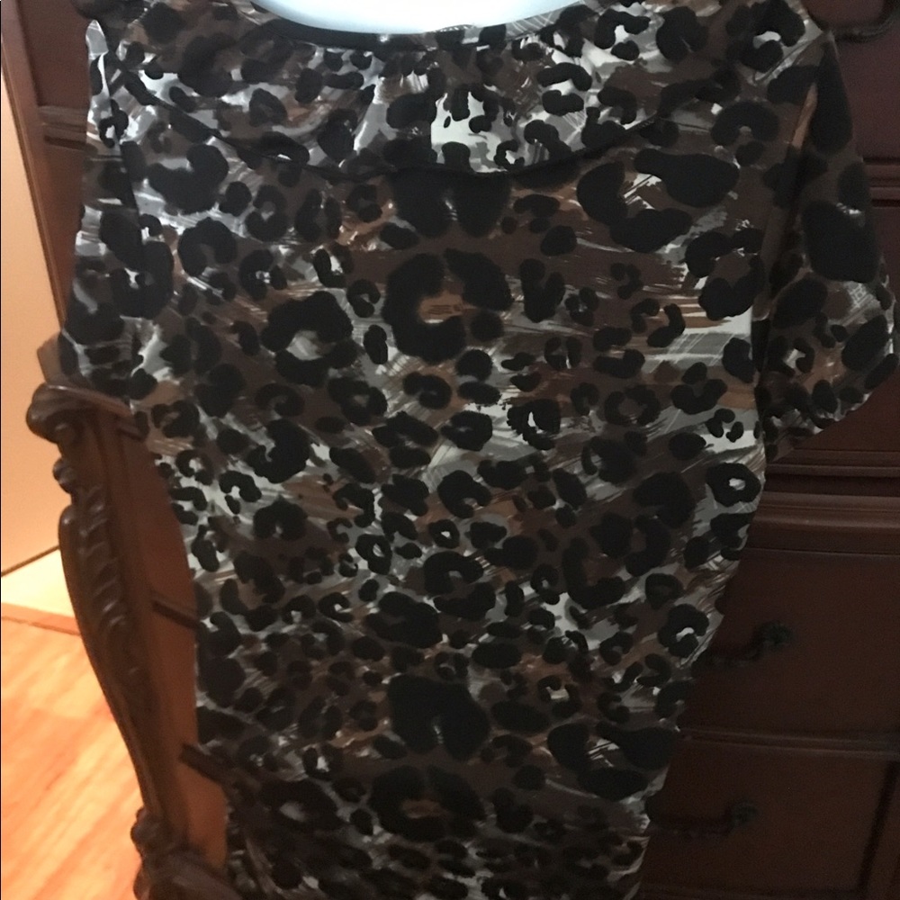 Leopard Ruffle Top - Picture 3 of 4