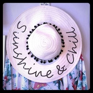 Beach hat NWT