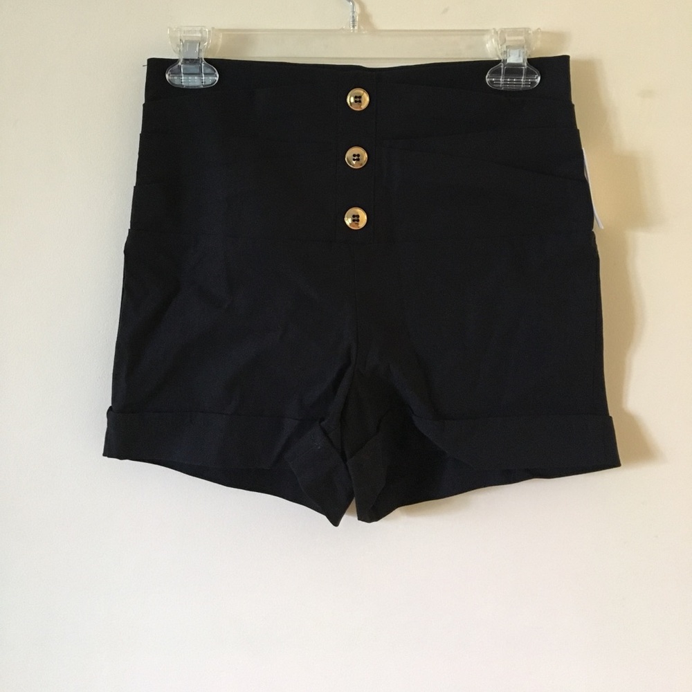 Back dress shorts