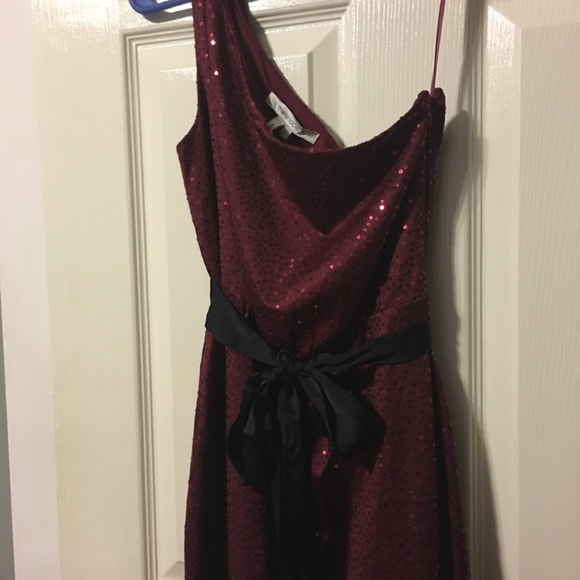 Max and Cleo By BCGC one-shoulder sequin dress - Picture 3 of 8