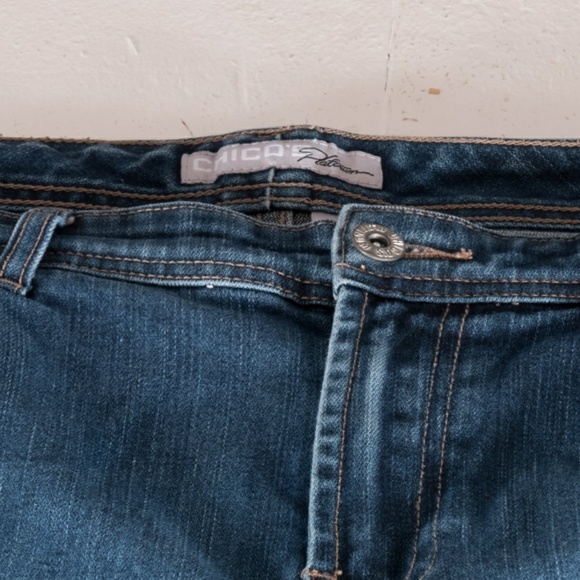 Chico's Platinum Jeans Size 1.5 Regular - Picture 3 of 4