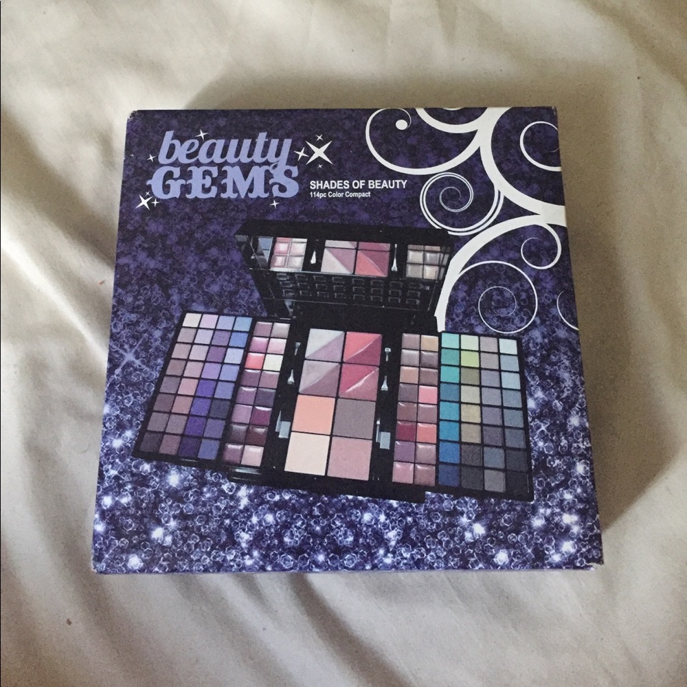 Beauty gem compact kit