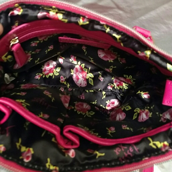 Betsey johnson xbody pinch satchel floral NWT - Picture 6 of 8