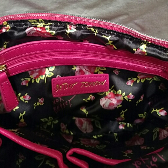 Betsey johnson xbody pinch satchel floral NWT - Picture 7 of 8