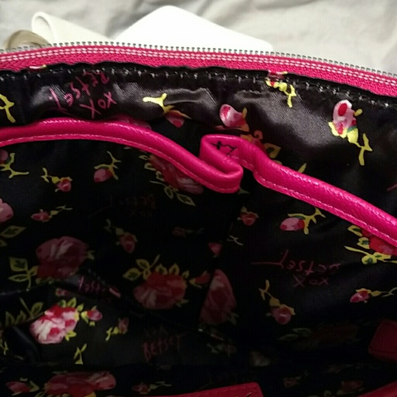 Betsey johnson xbody pinch satchel floral NWT - Picture 8 of 8