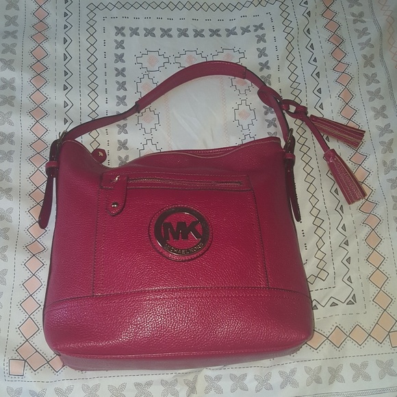 Michael Kors Handbags - 💥PRICE DROP!!!💥 Michael kors bag