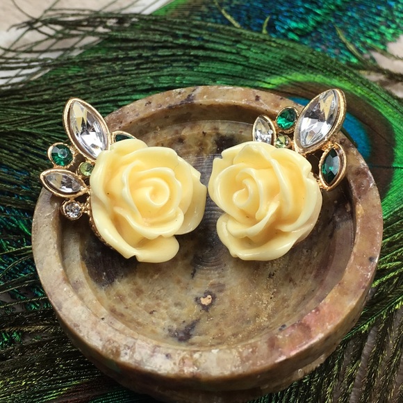 Yellow Rose Earrings HP 7/15 - Picture 4 of 7