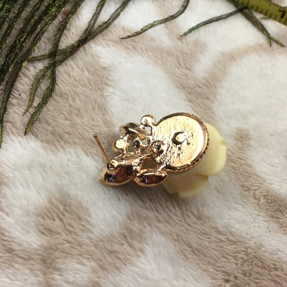 Yellow Rose Earrings HP 7/15 - Picture 5 of 7