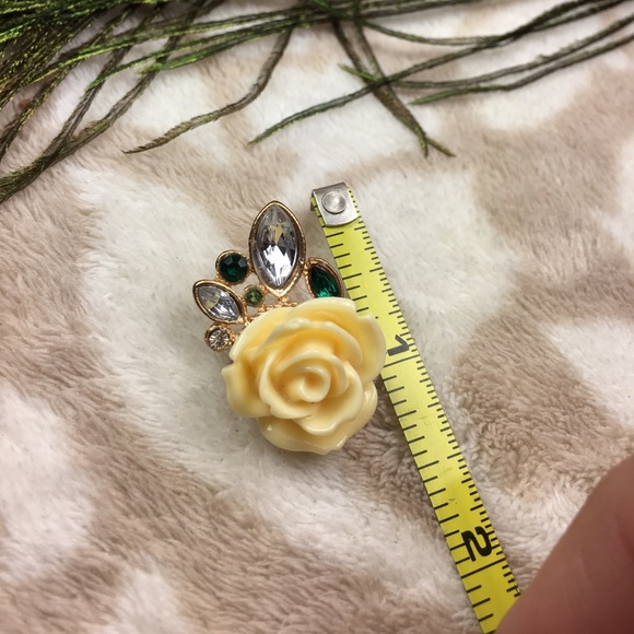 Yellow Rose Earrings HP 7/15 - Picture 6 of 7