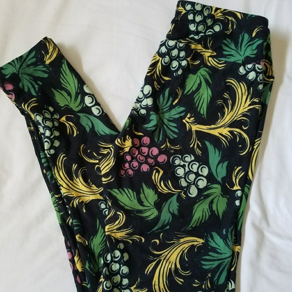 **MOVING SALE** Lularoe OS Leggings - Picture 1 of 3