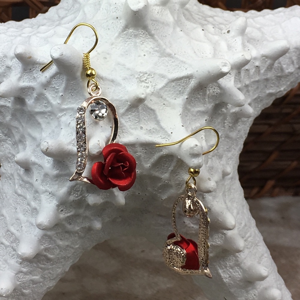 Red Rose Heart Earrings - Picture 4 of 7