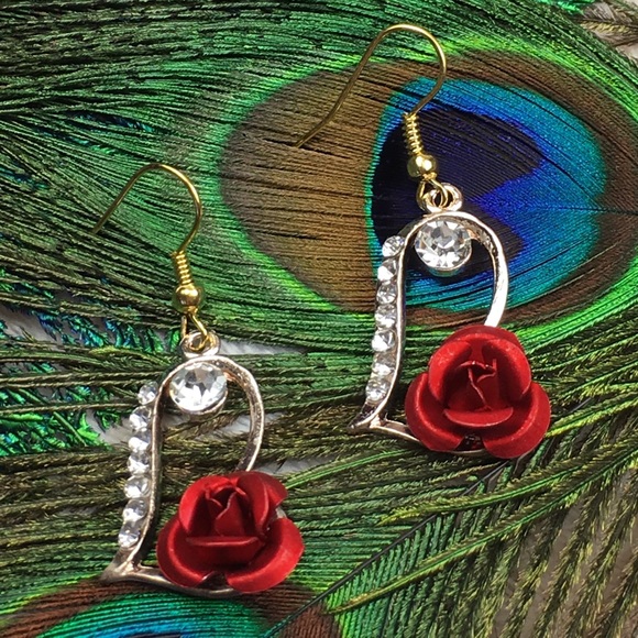 Red Rose Heart Earrings - Picture 3 of 7
