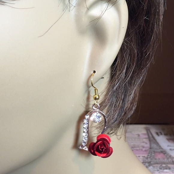 Red Rose Heart Earrings - Picture 2 of 7