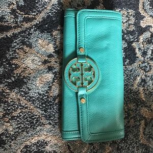 Tory burch wallet