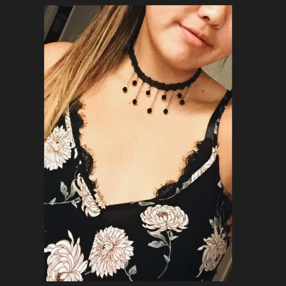 Dripping bead choker