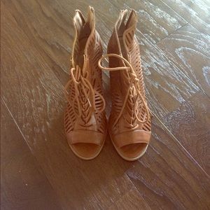 Open toed Heeled Sandals