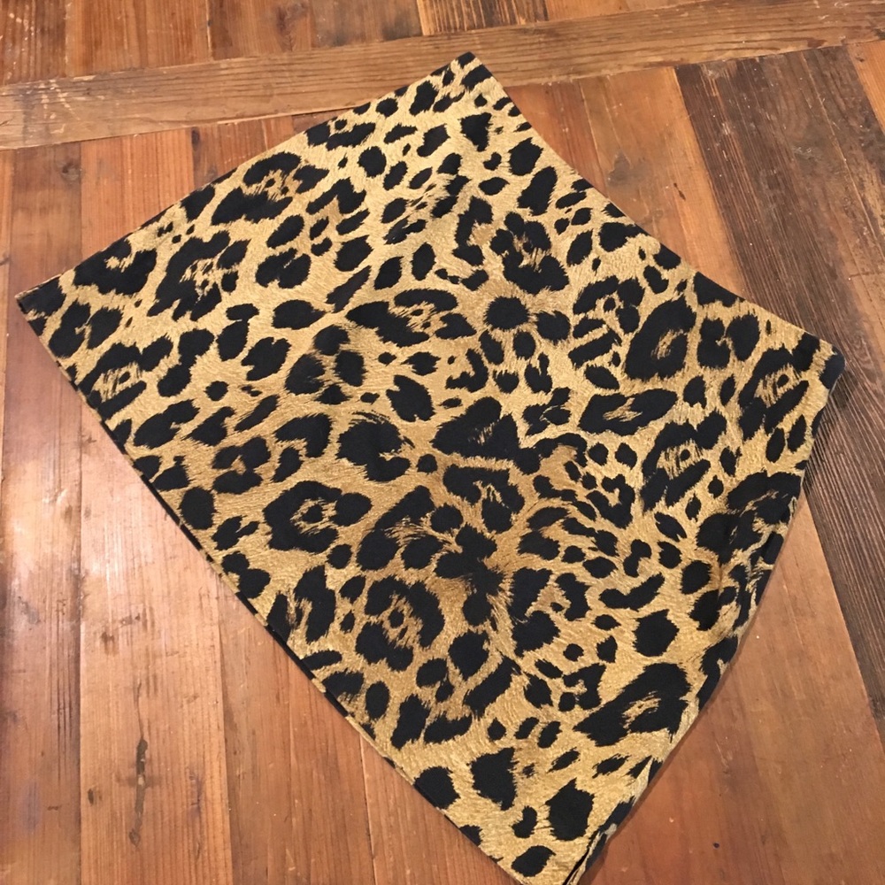 Leopard print mini skirt