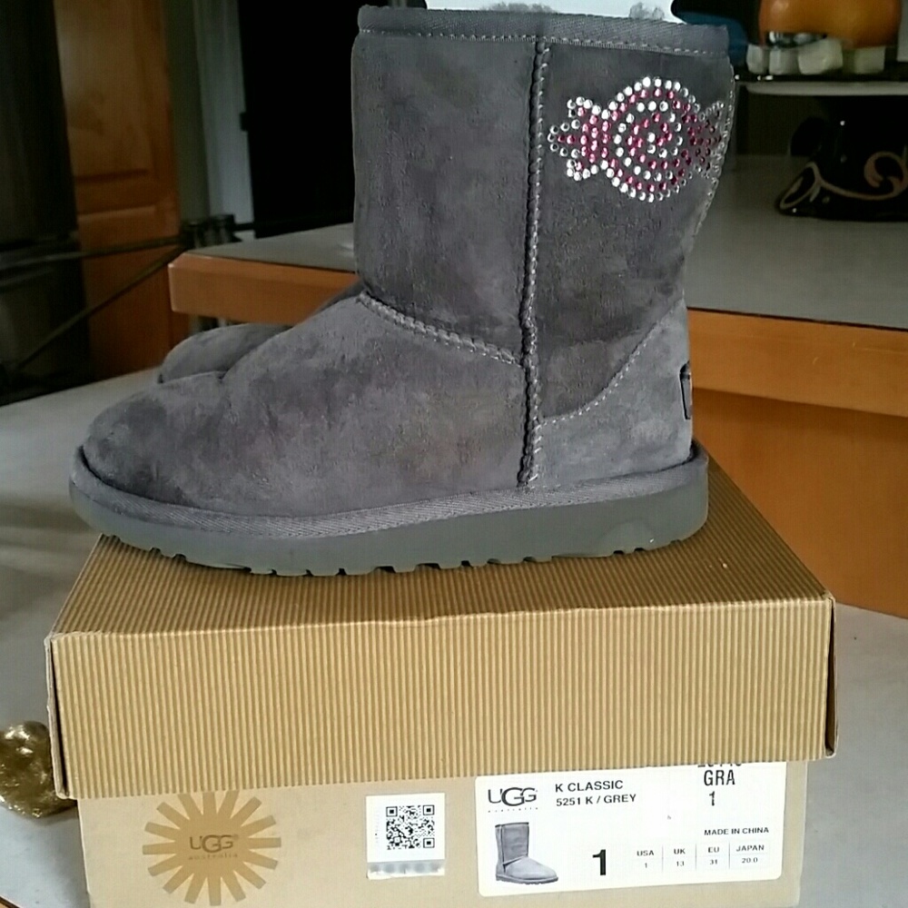 Grey uggs