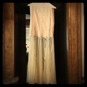 Vintage Women's Lace Skirt!