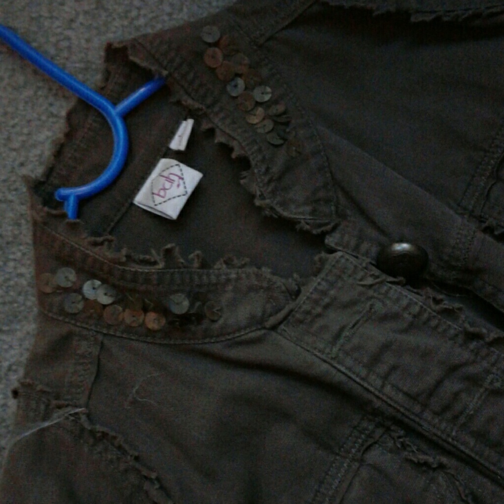 A jacket - Picture 3 of 3