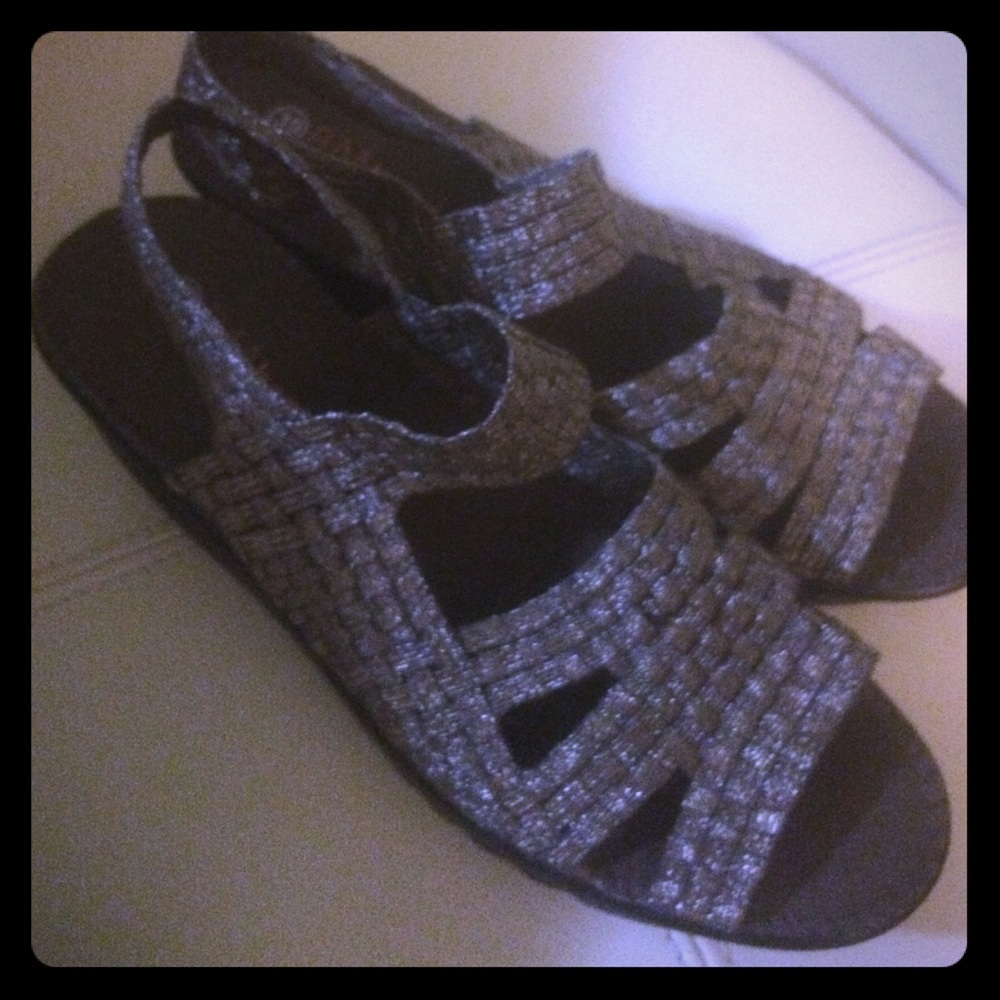 Berni Mev bronze sandal