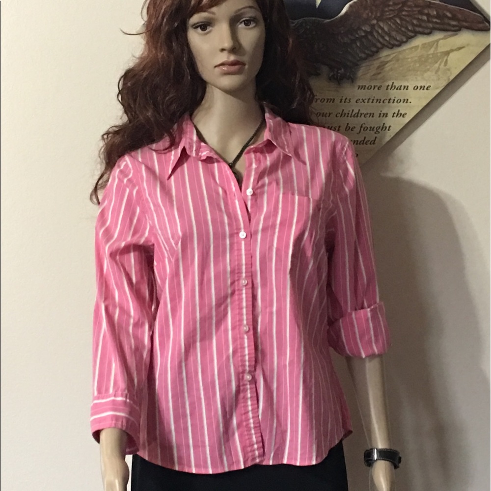 Blouse, button down.