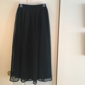 Black maxi skirt!