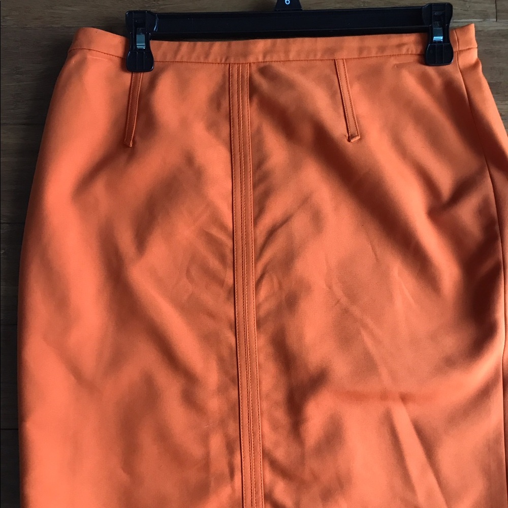 ✨Cache knee length skirt✨