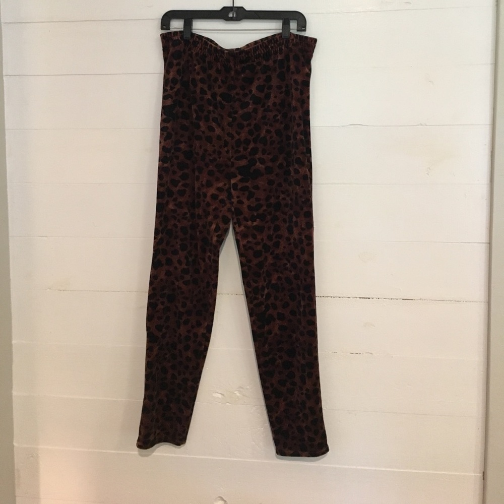 Not your grandmas Leopard print stretchy pants