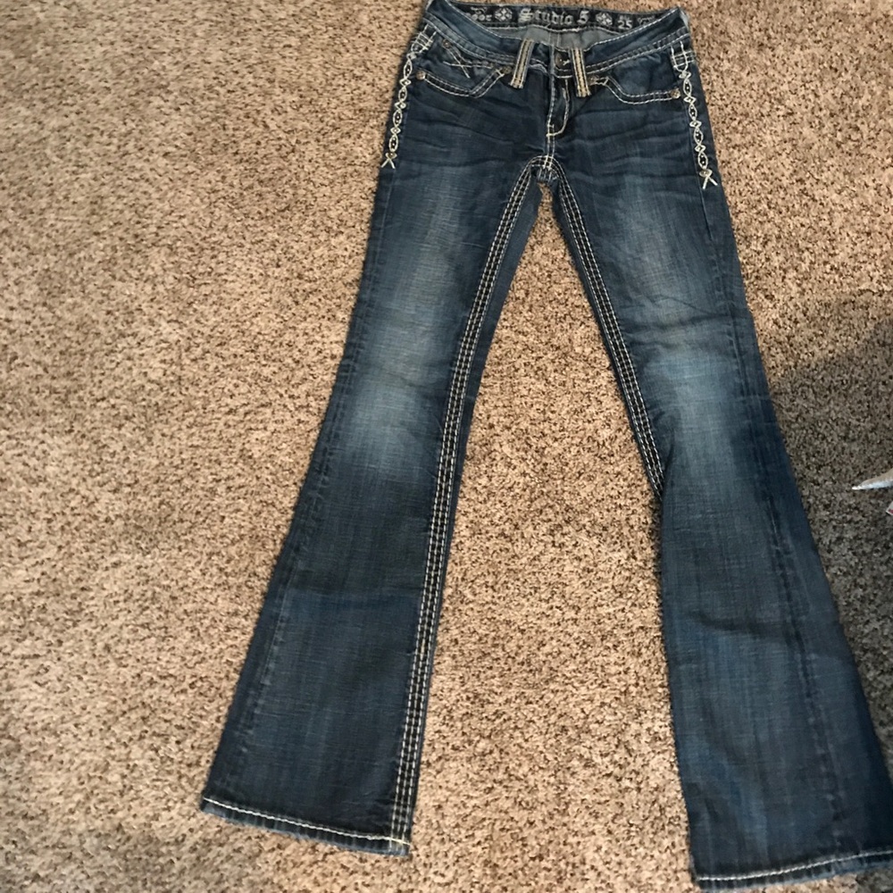 Studio 5 Blue Jeans.